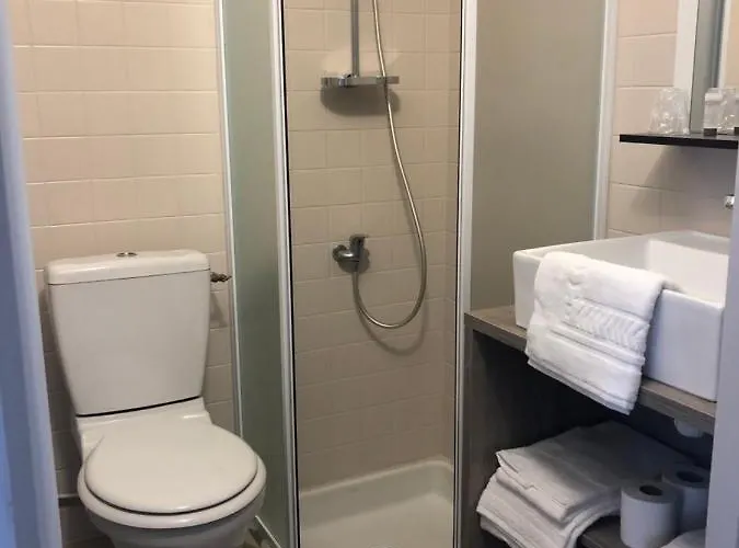 L'embarcadere 2* לה בר-דה-מון