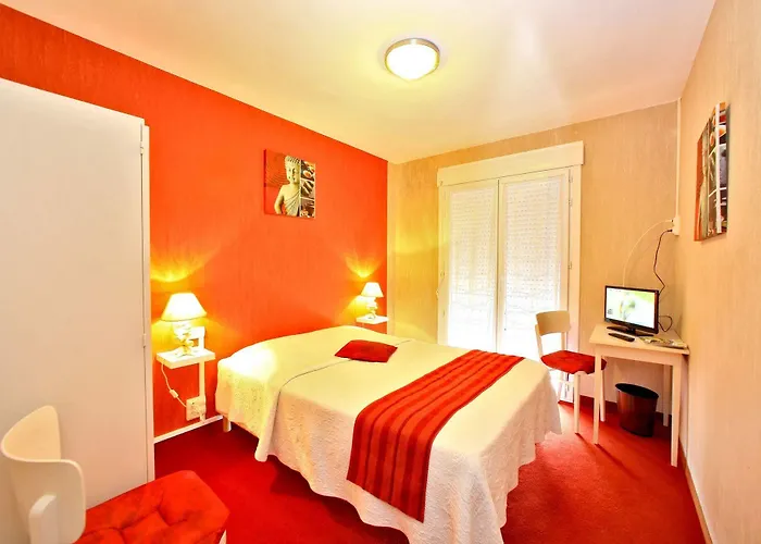 L'embarcadere 2* לה בר-דה-מון